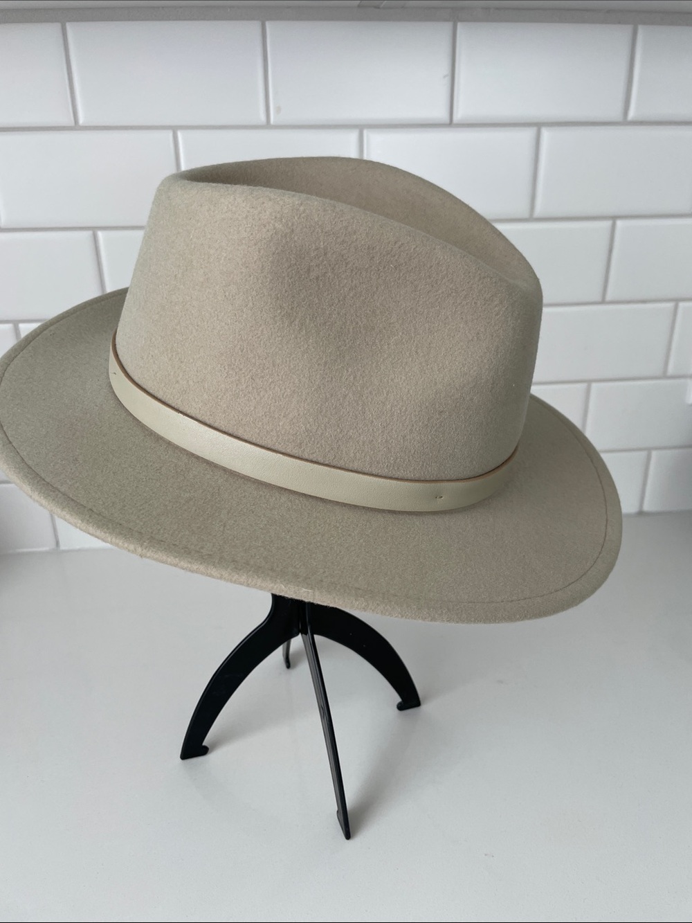 Brixton Cream Felt Fedora Hat with Leather Band • Large 7.5 - Picture 5 of 14